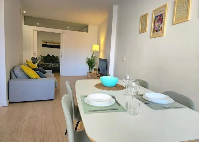 Angelos Malaga Urban Suite Spacious Apartment Perfect For Remote Workers And Vacationers By Namaste Elite