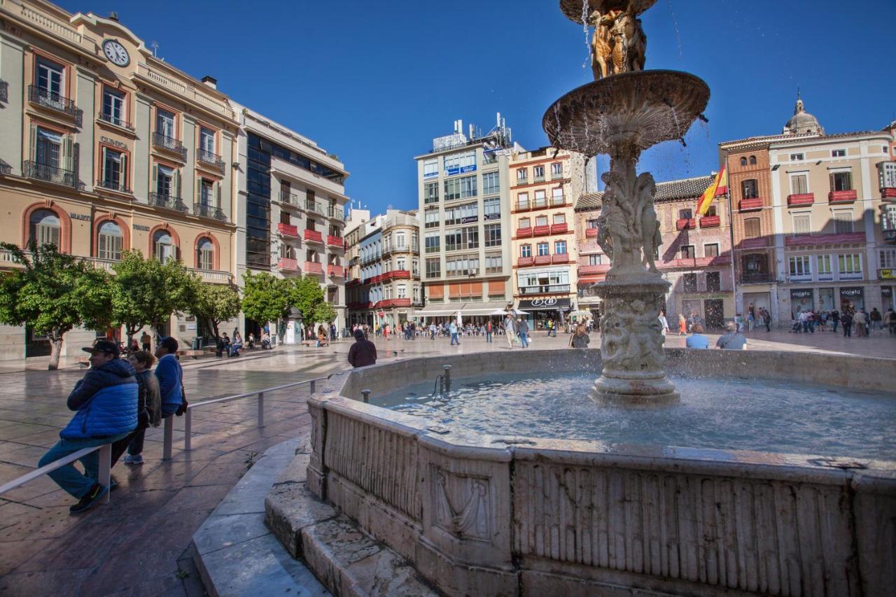 Elegante Plaza Constitucion Málaga