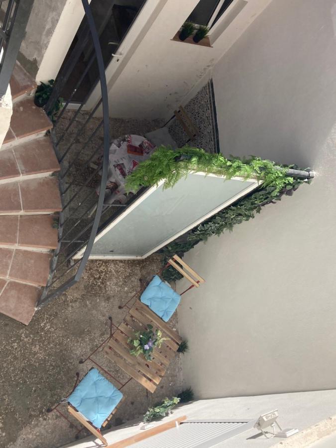 Malagueña Salerosa - Casa Mata De 1 A 4 Con Terraza O Patio Propio Apartamento *