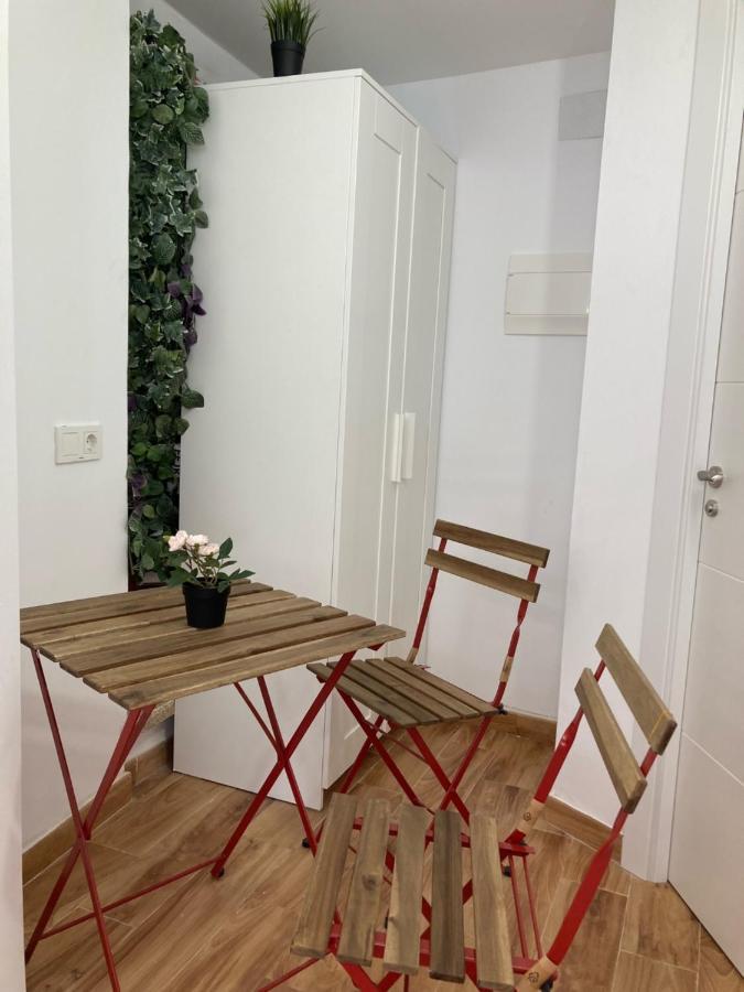 Malagueña Salerosa - Casa Mata De 1 A 4 Con Terraza O Patio Propio Málaga