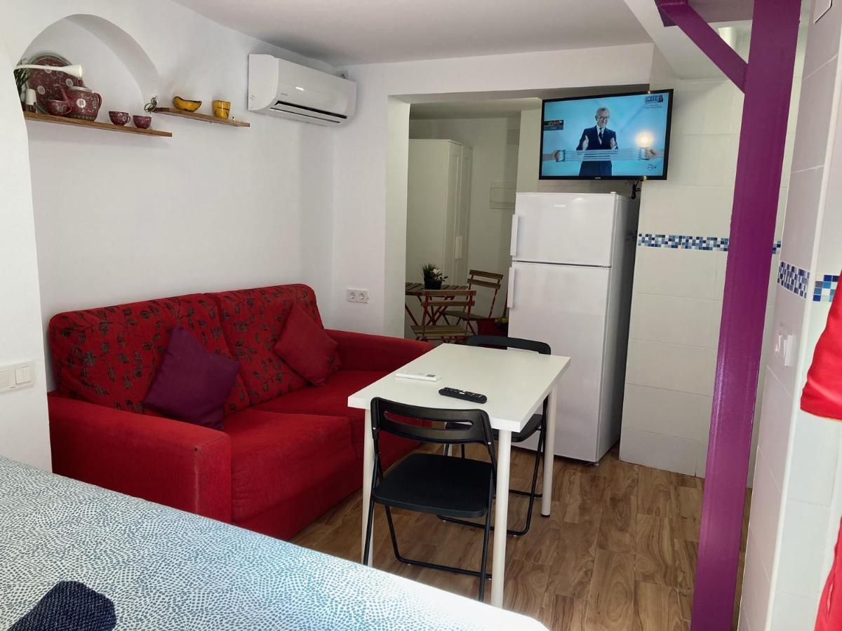 Malagueña Salerosa - Casa Mata De 1 A 4 Con Terraza O Patio Propio * Málaga