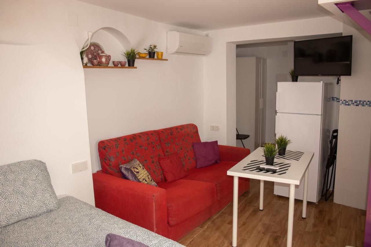 Malagueña Salerosa - Casa Mata De 1 A 4 Con Terraza O Patio Propio Apartamento