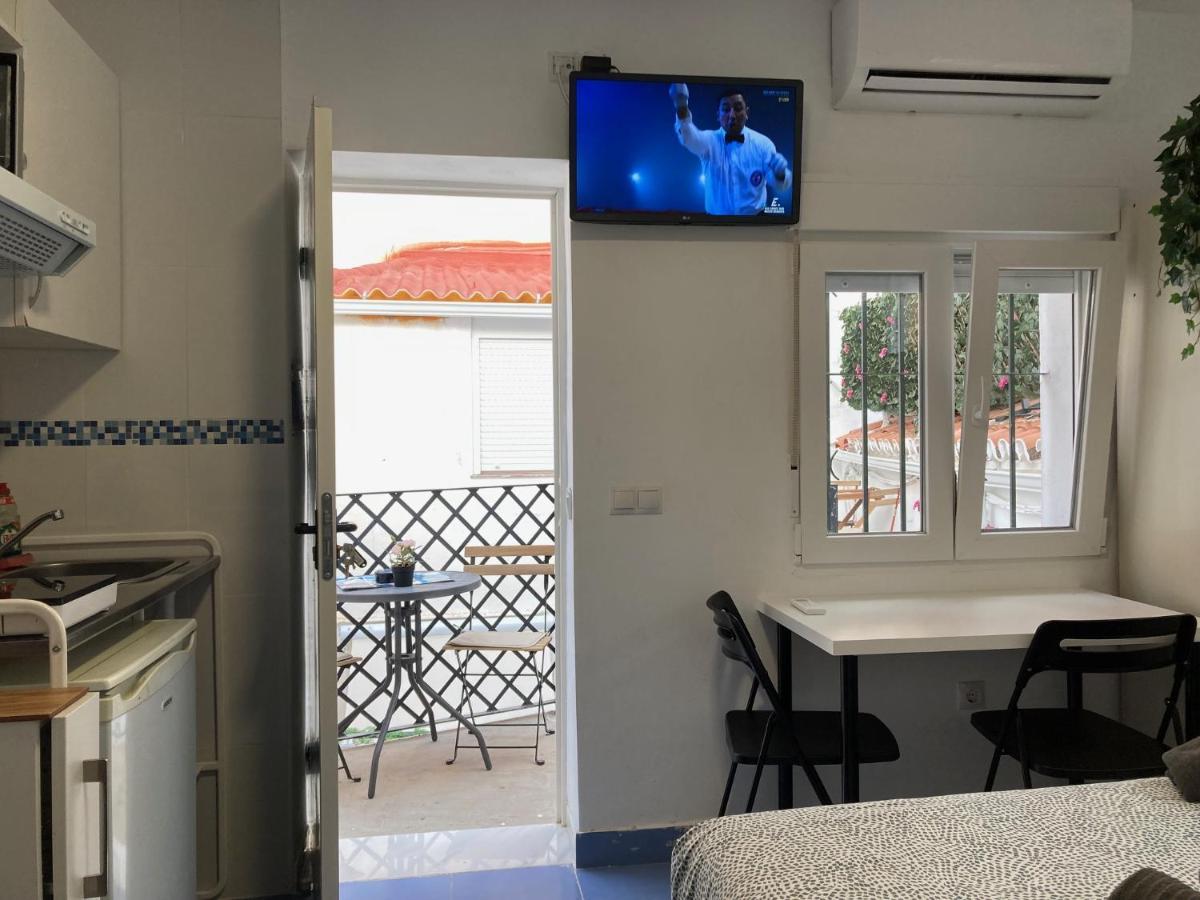 Malagueña Salerosa - Casa Mata De 1 A 4 Con Terraza O Patio Propio Apartamento