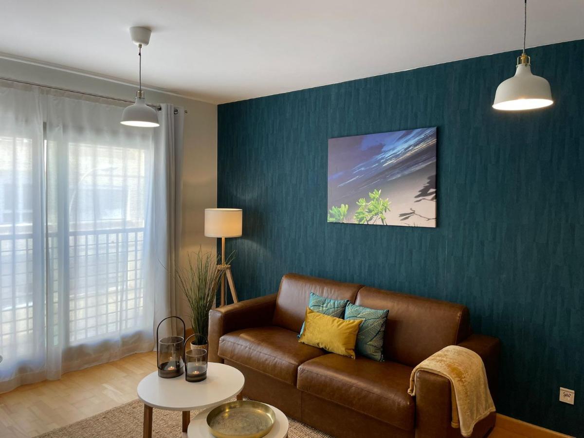 A Space That Feels Like With Private Parking Apartment Malaga