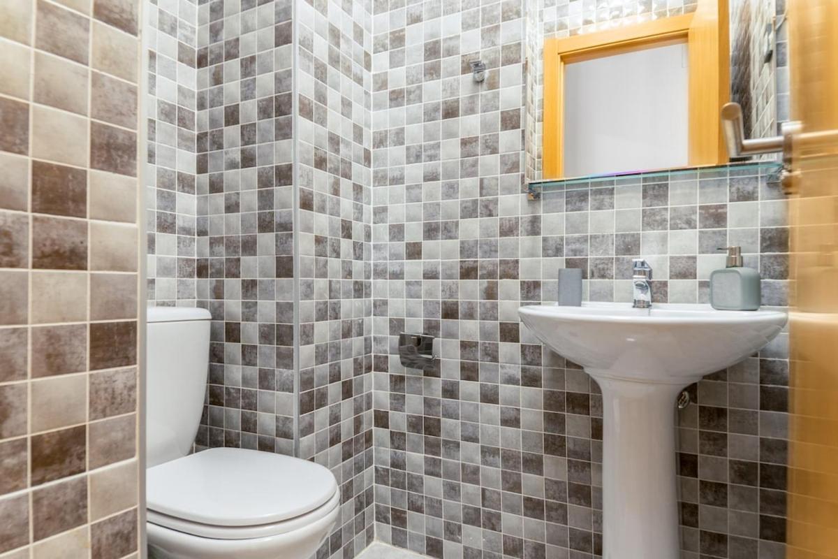 -malagasunapts- Modern Citycentre Pool&parking Malaga