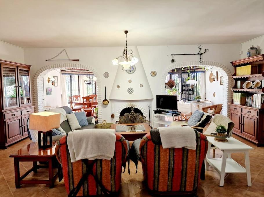 Torrenueva Villa *