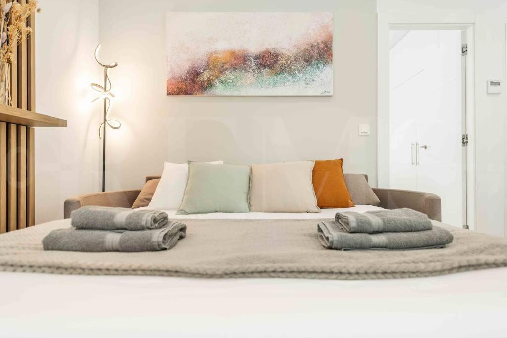 Tranquil & Bright With Parking By Rems Apartamento