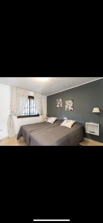 Seaside Serenity: 2br Getaway Apartamento *