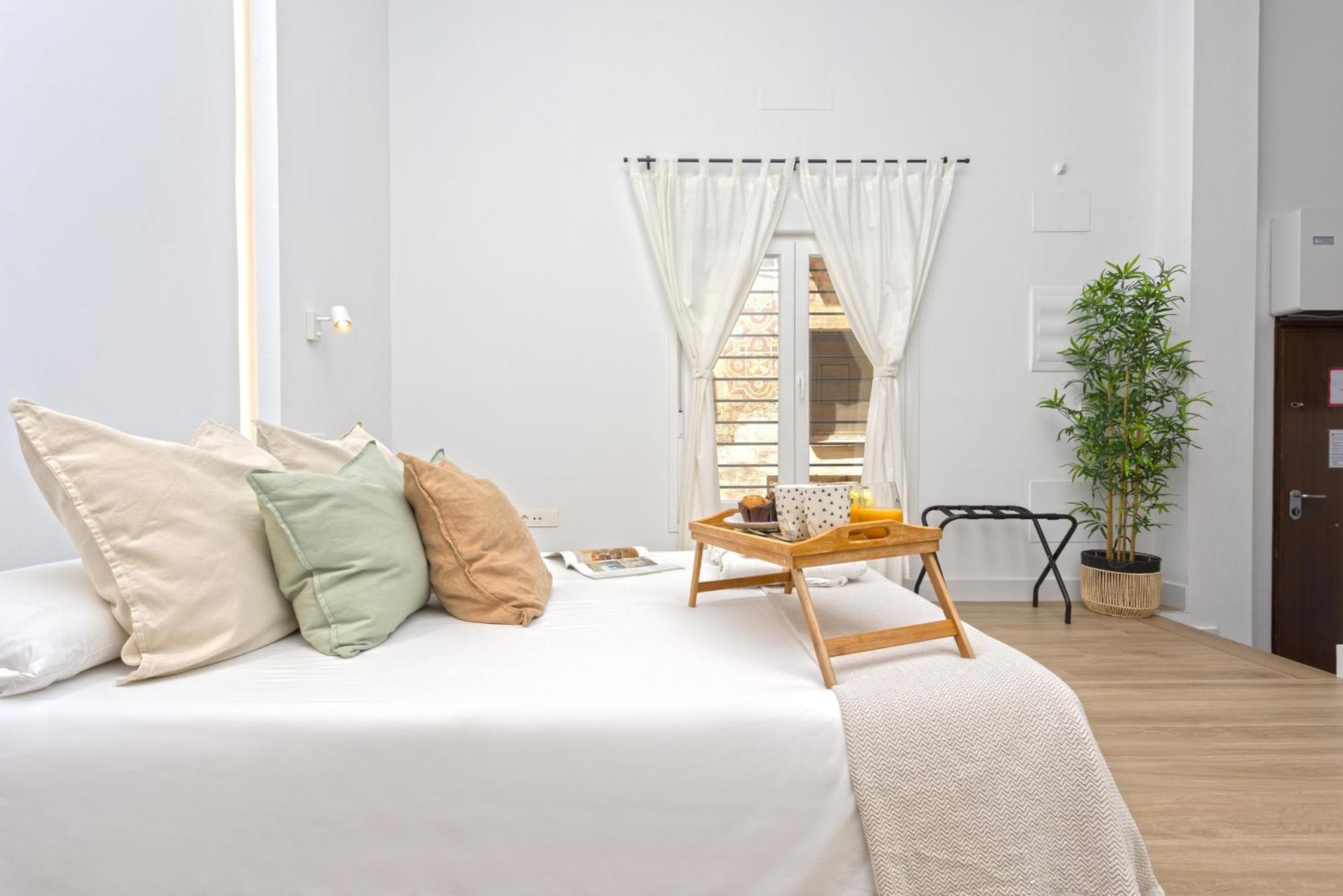 -malagasunapts- Citycenter Spacious Apartment