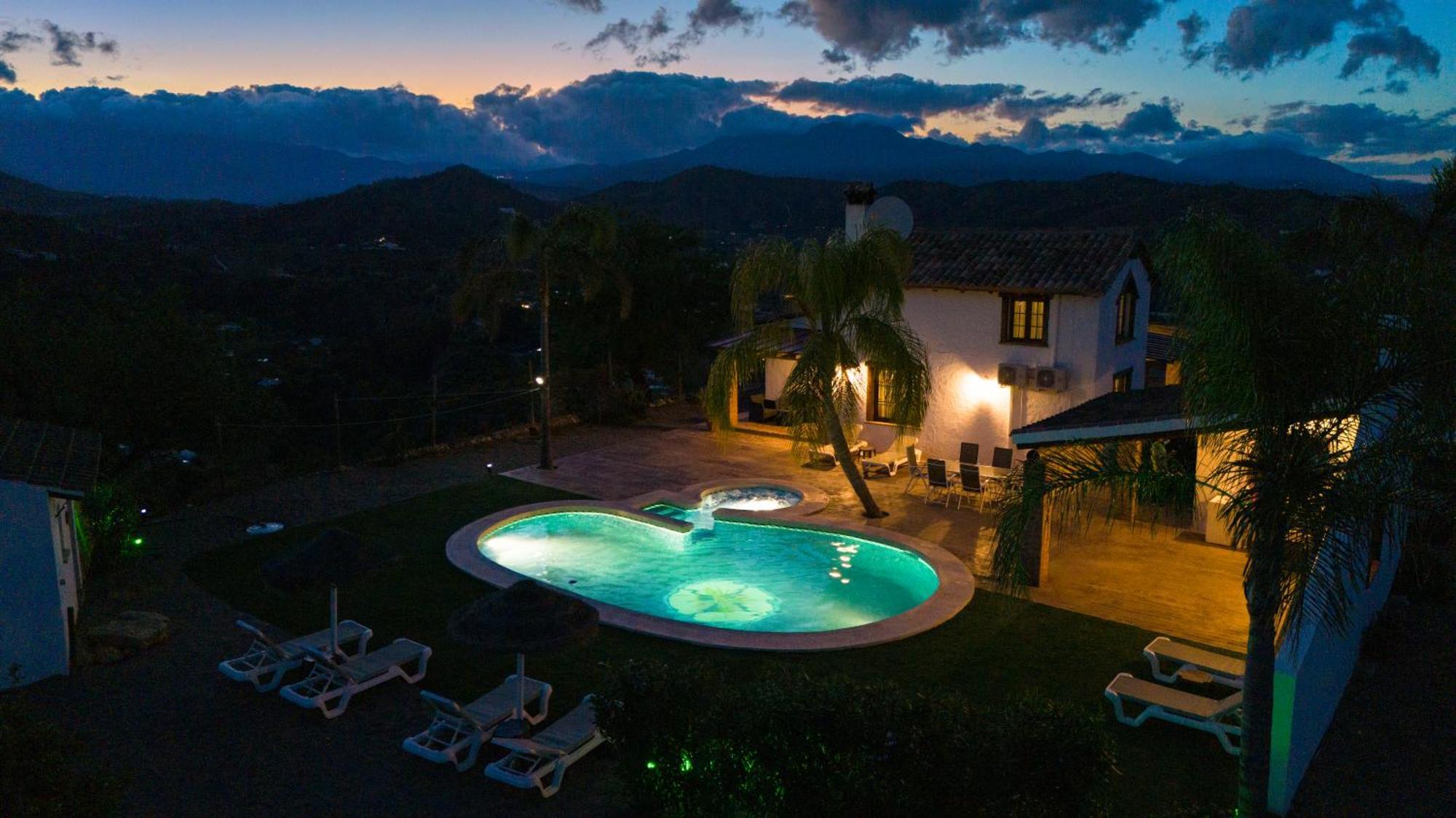 Chalet El Cerro - Piscina Y Jacuzzi Malaga
