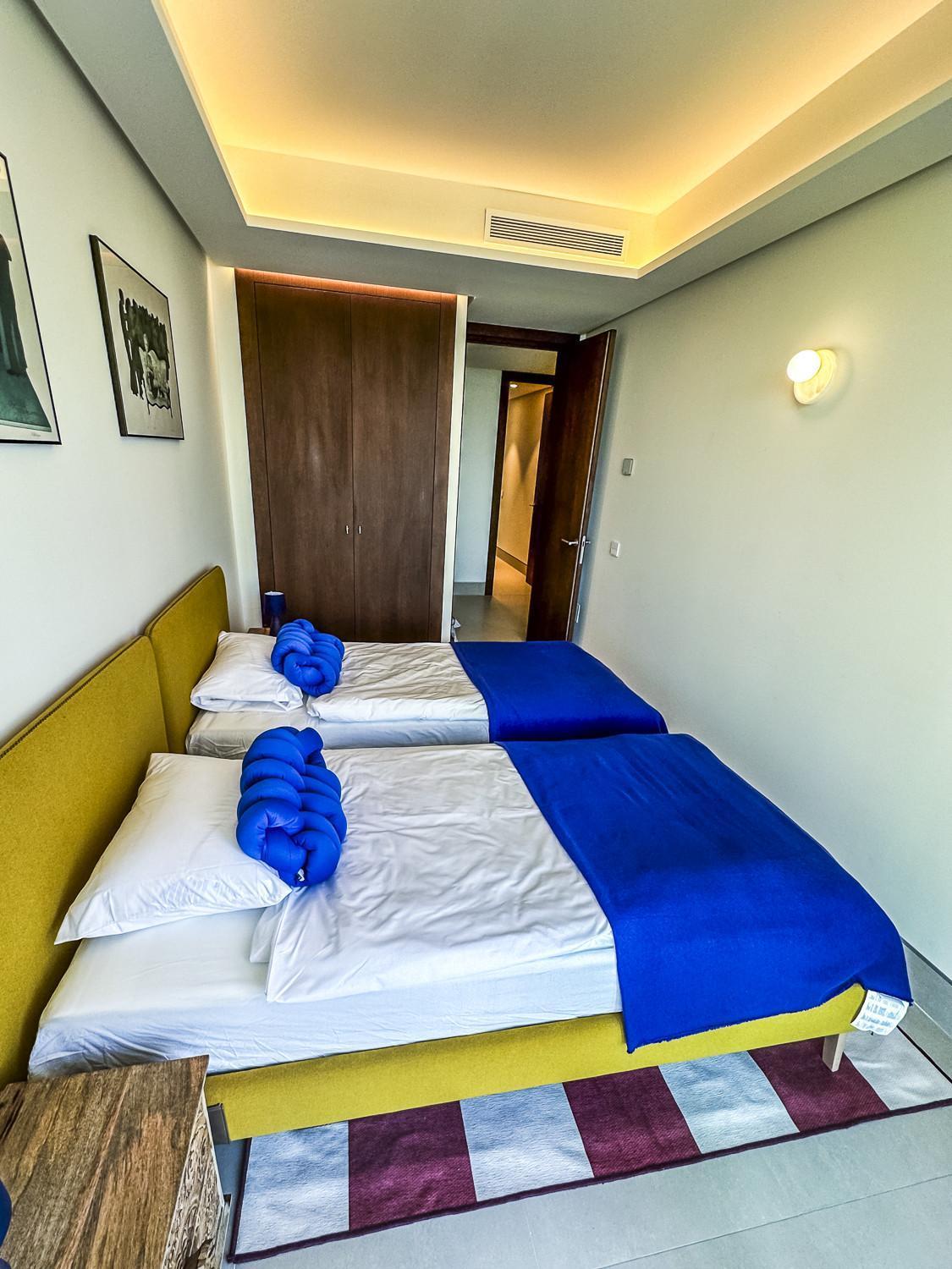 -malagasunapts-tower Living Sea Views Pool Gym Park Apartment