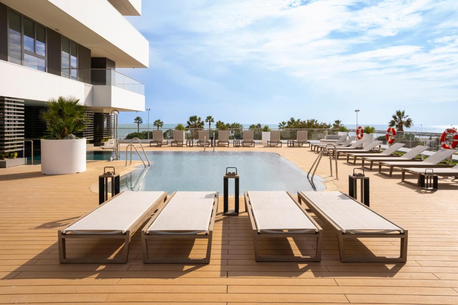 Apartment -malagasunapts-tower Living Sea Views Pool Gym Park *