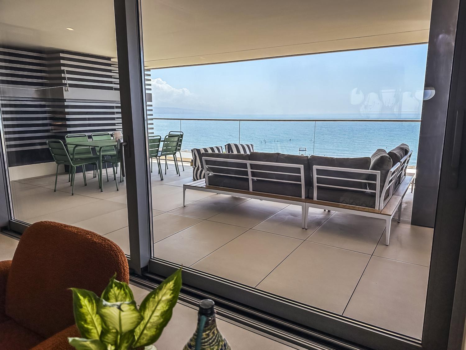 -malagasunapts-tower Living Sea Views Pool Gym Park Apartment