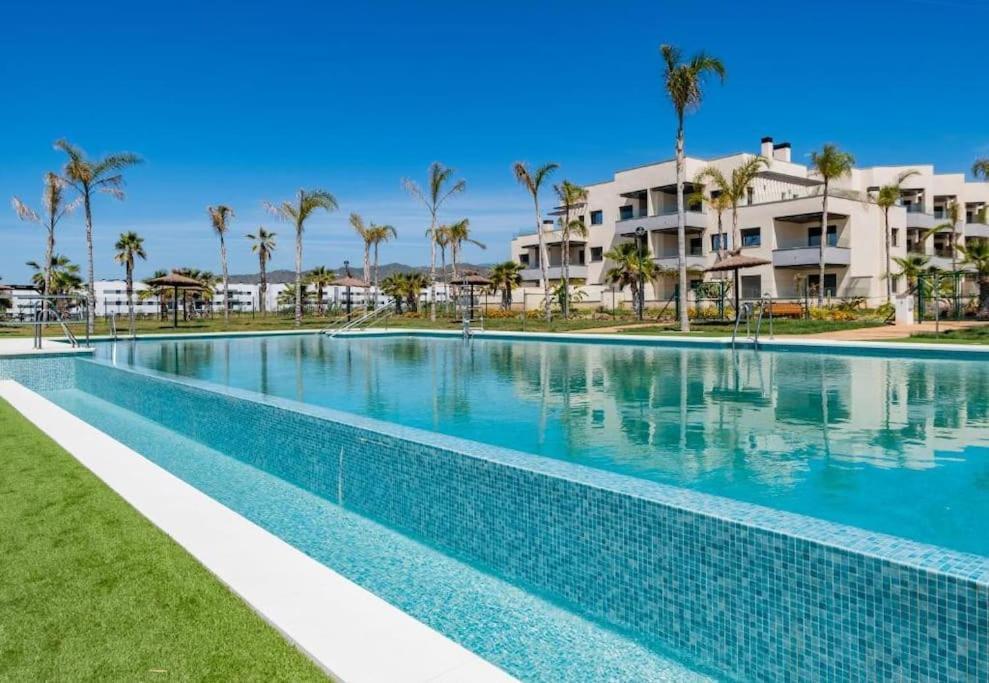 1º Linea De Playa Con Piscina Panoramica & Parking Apartment
