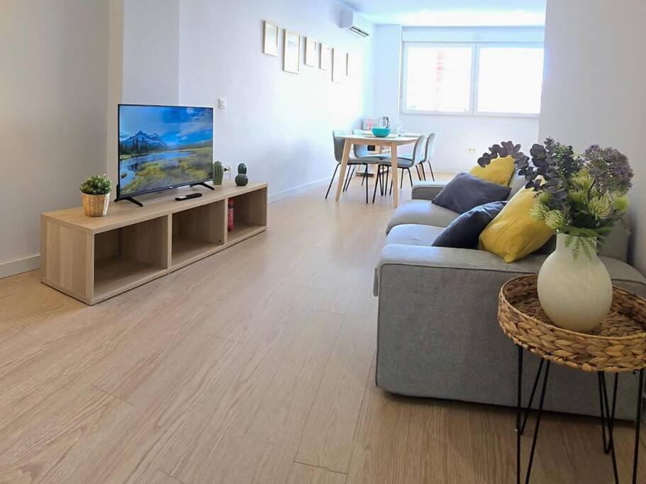 Angelos Urban Spacious Perfect For Remote Workers And Vacationers By Namaste Elite Apartment *