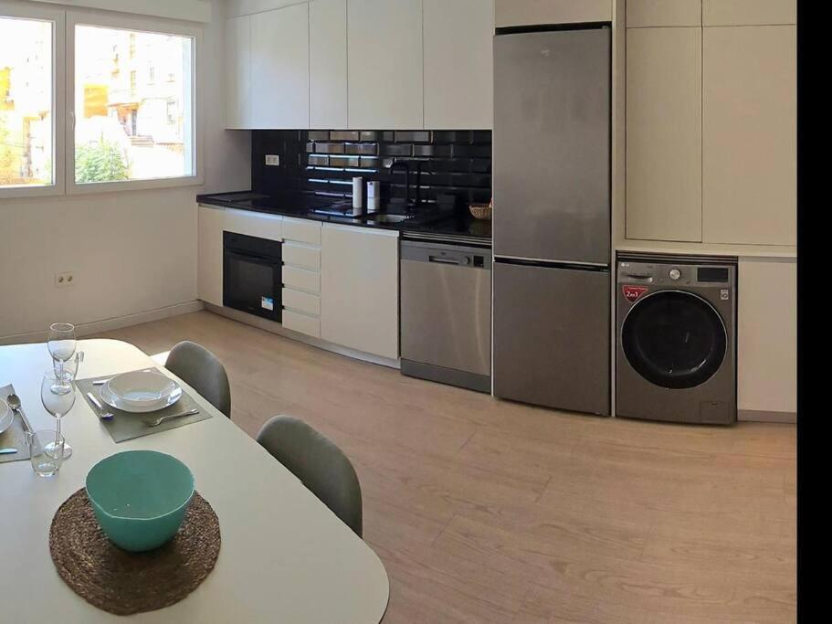 Angelos Urban Spacious Perfect For Remote Workers And Vacationers By Namaste Elite