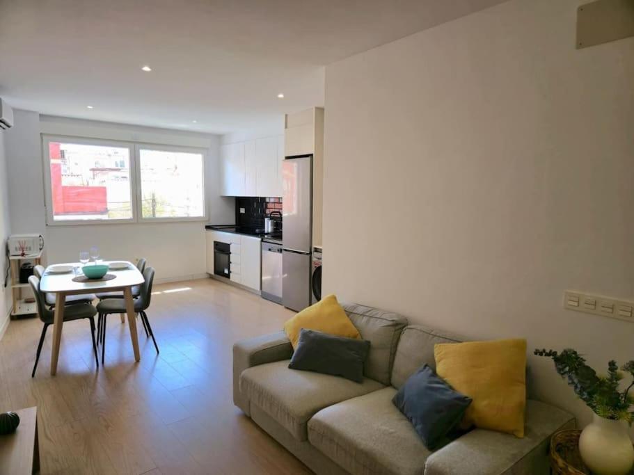 Angelos Urban Spacious Perfect For Remote Workers And Vacationers By Namaste Elite Apartment Malaga
