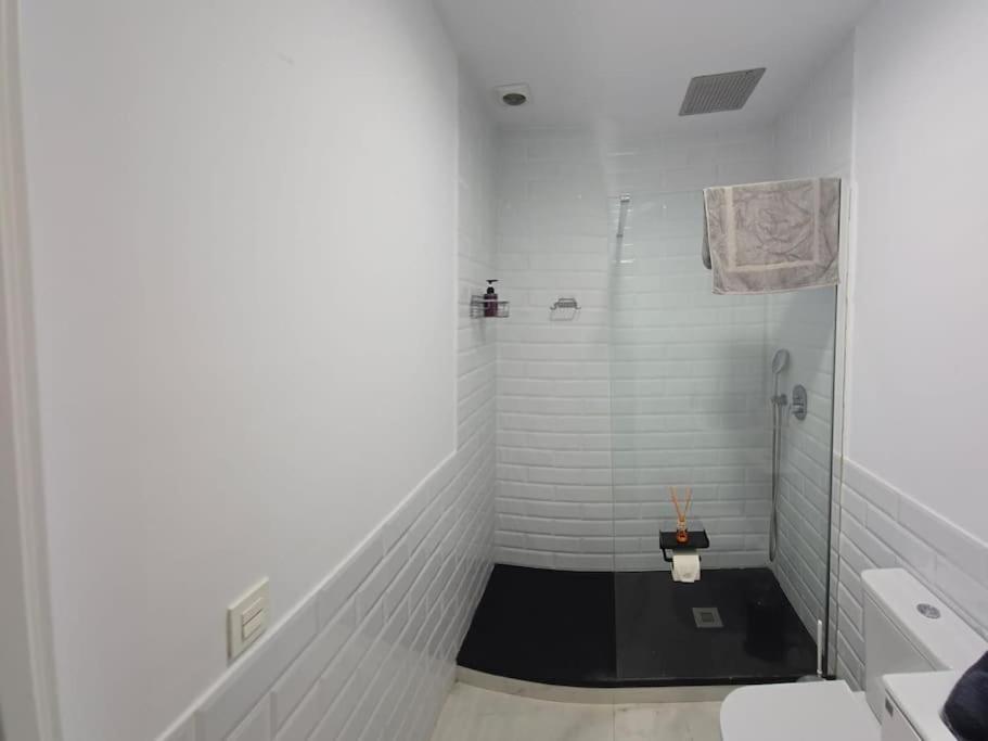 Angelos Urban Spacious Perfect For Remote Workers And Vacationers By Namaste Elite