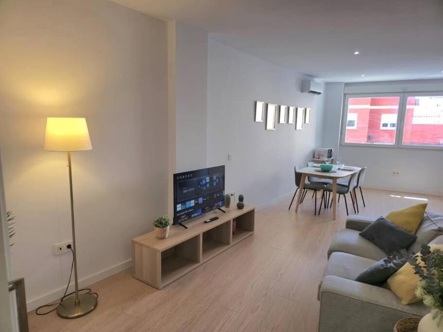 Angelos Urban Spacious Perfect For Remote Workers And Vacationers By Namaste Elite Apartment Malaga