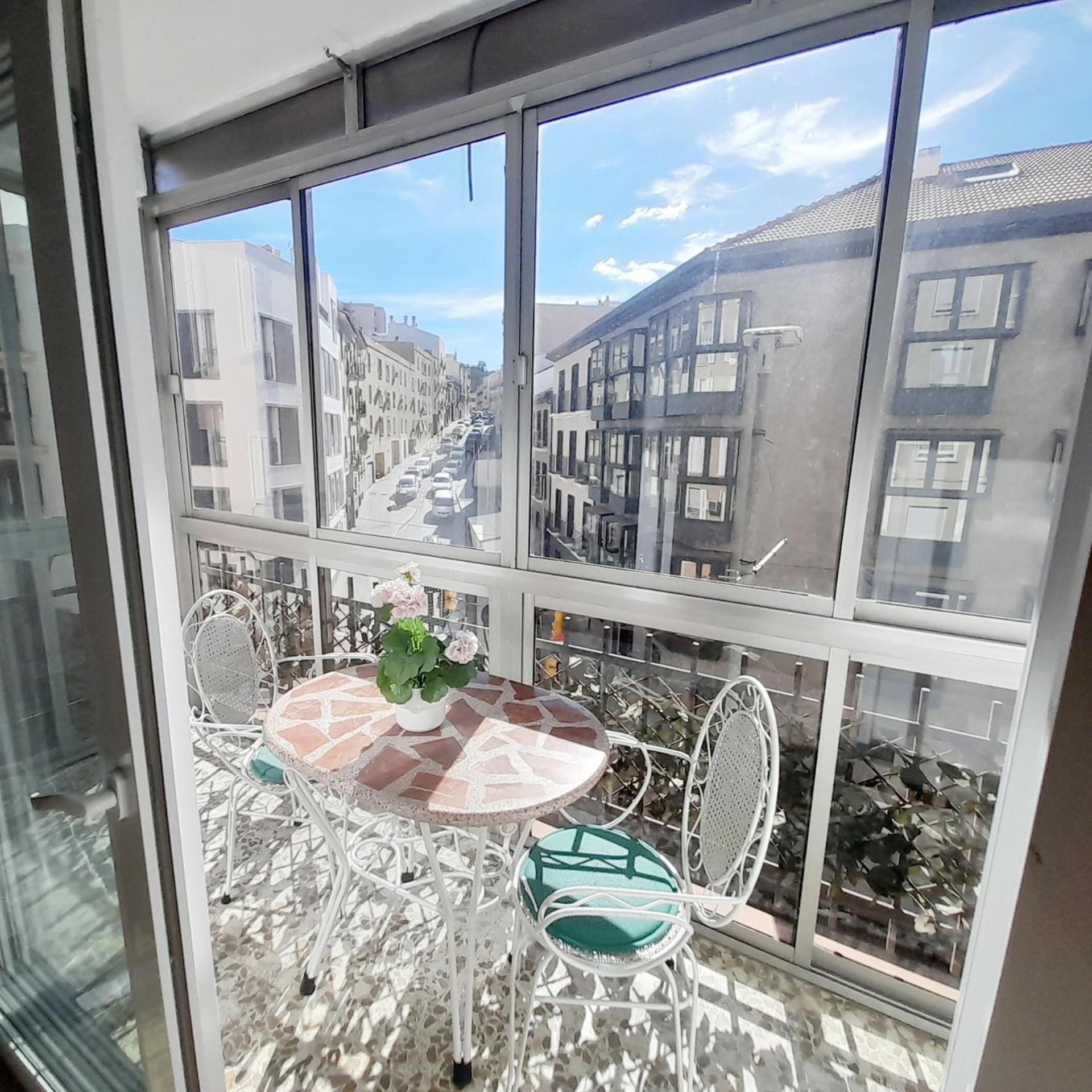 En El Centro Amplio Y Confortable Apartment Malaga