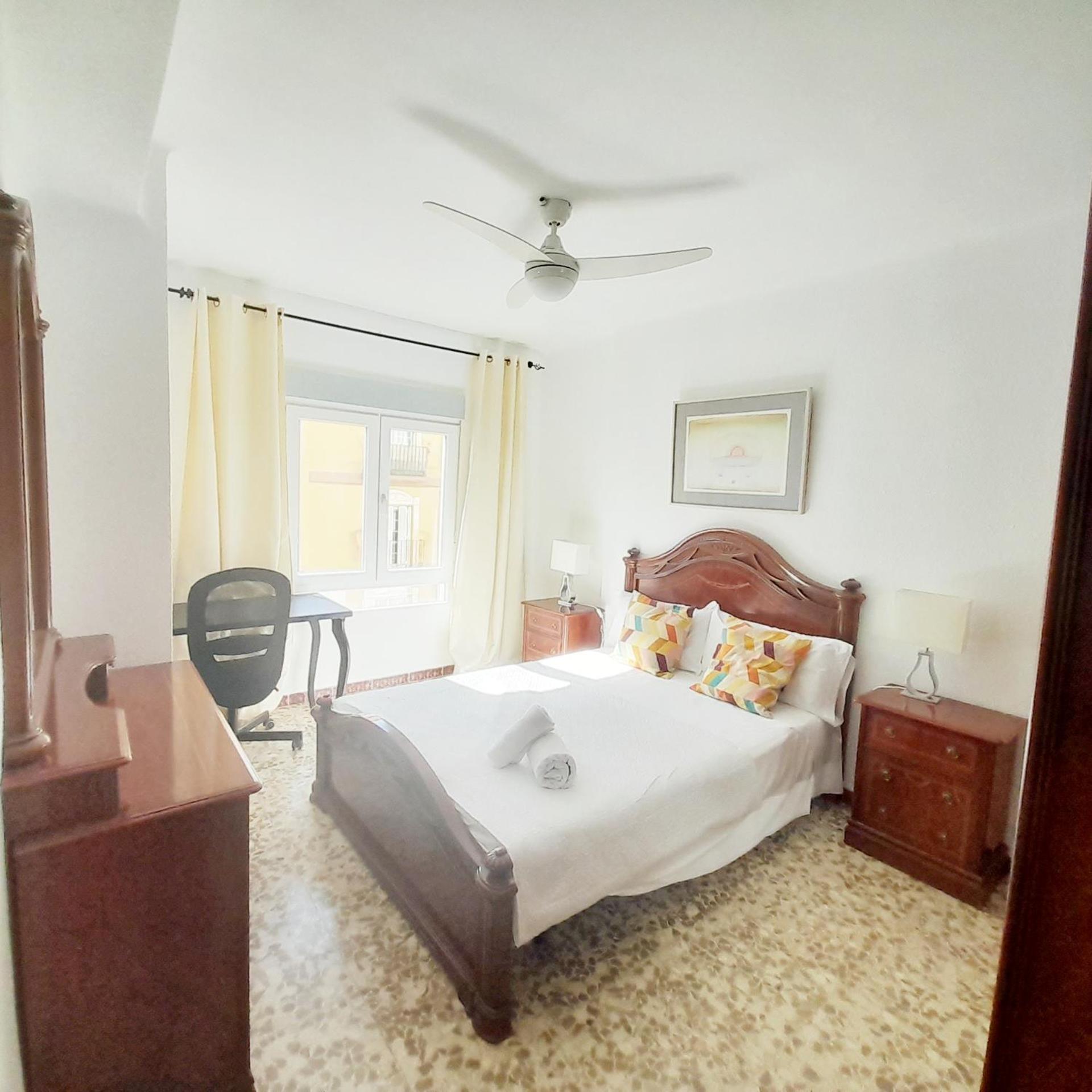 Apartment En El Centro Amplio Y Confortable *