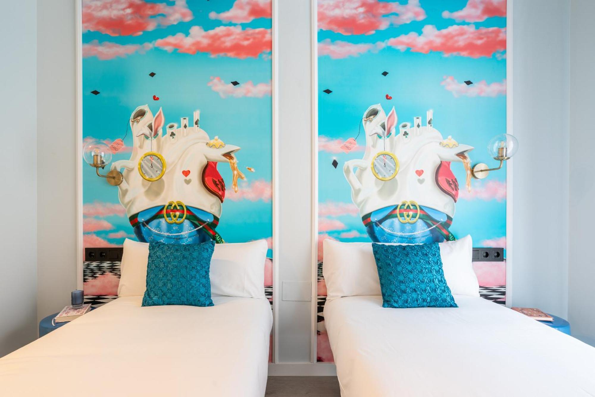 Alice In Wonderland, By Cazul Apartment Malaga