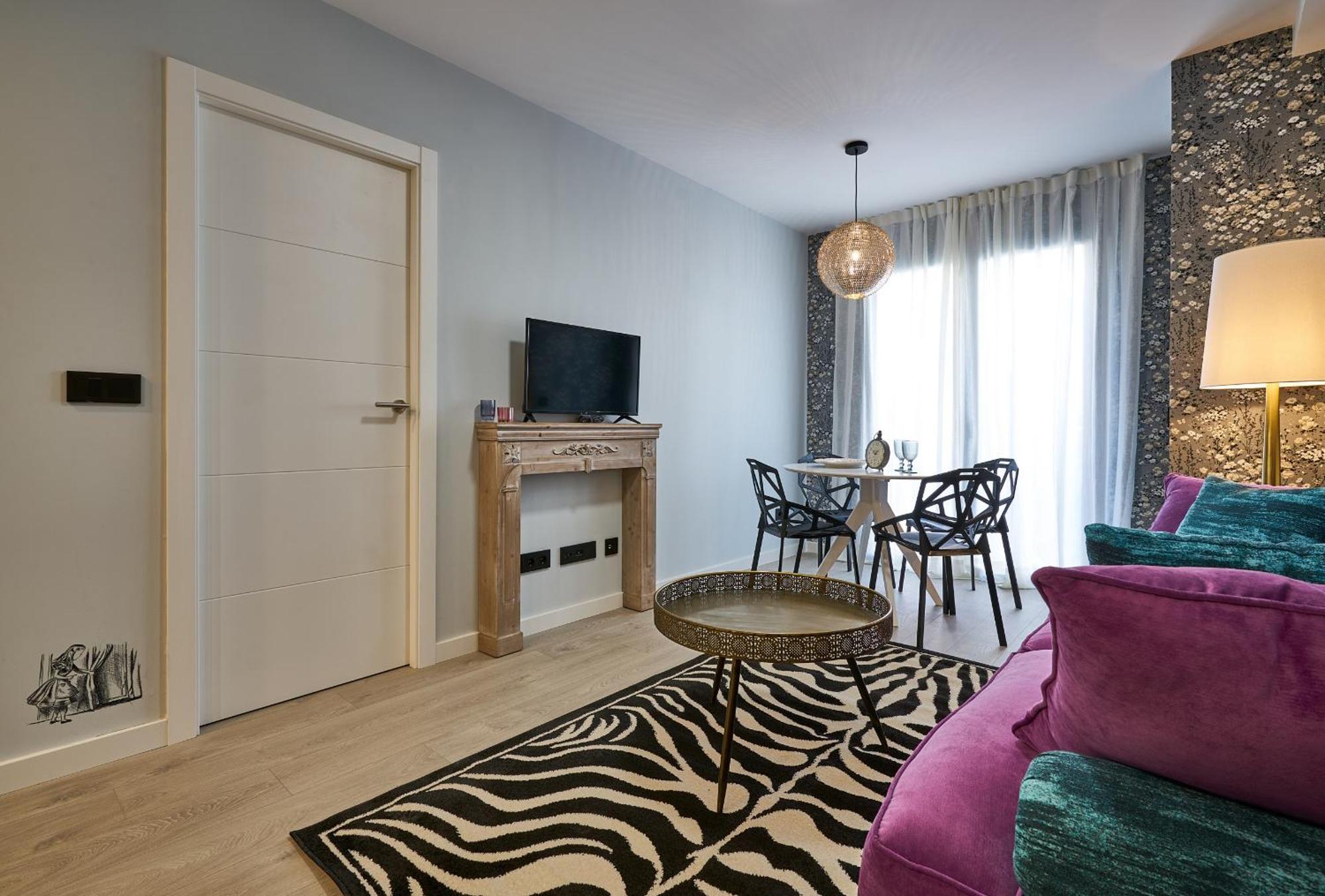 Alice In Wonderland, By Cazul Apartment Malaga