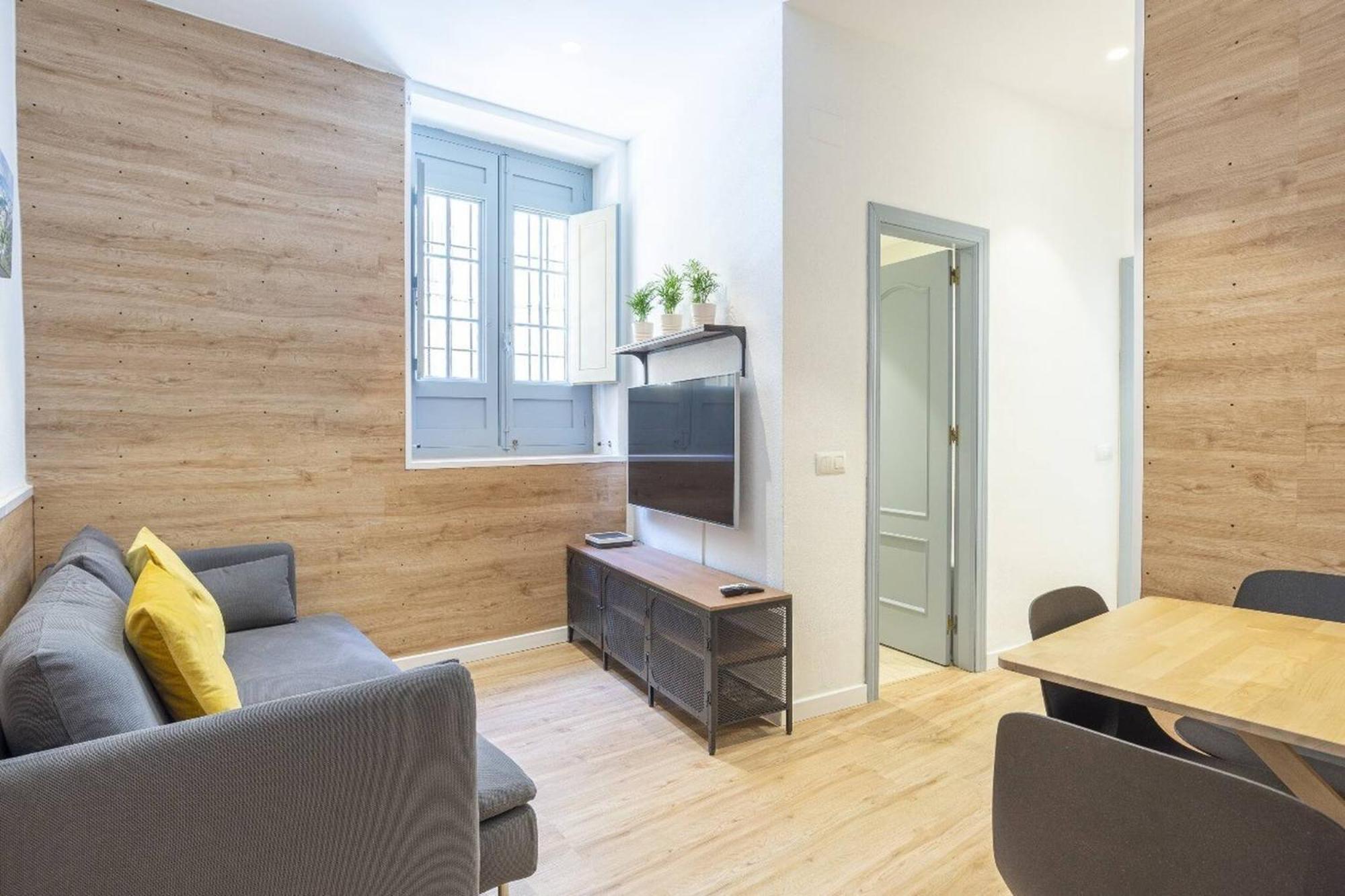 2 Bedroom Apartment *