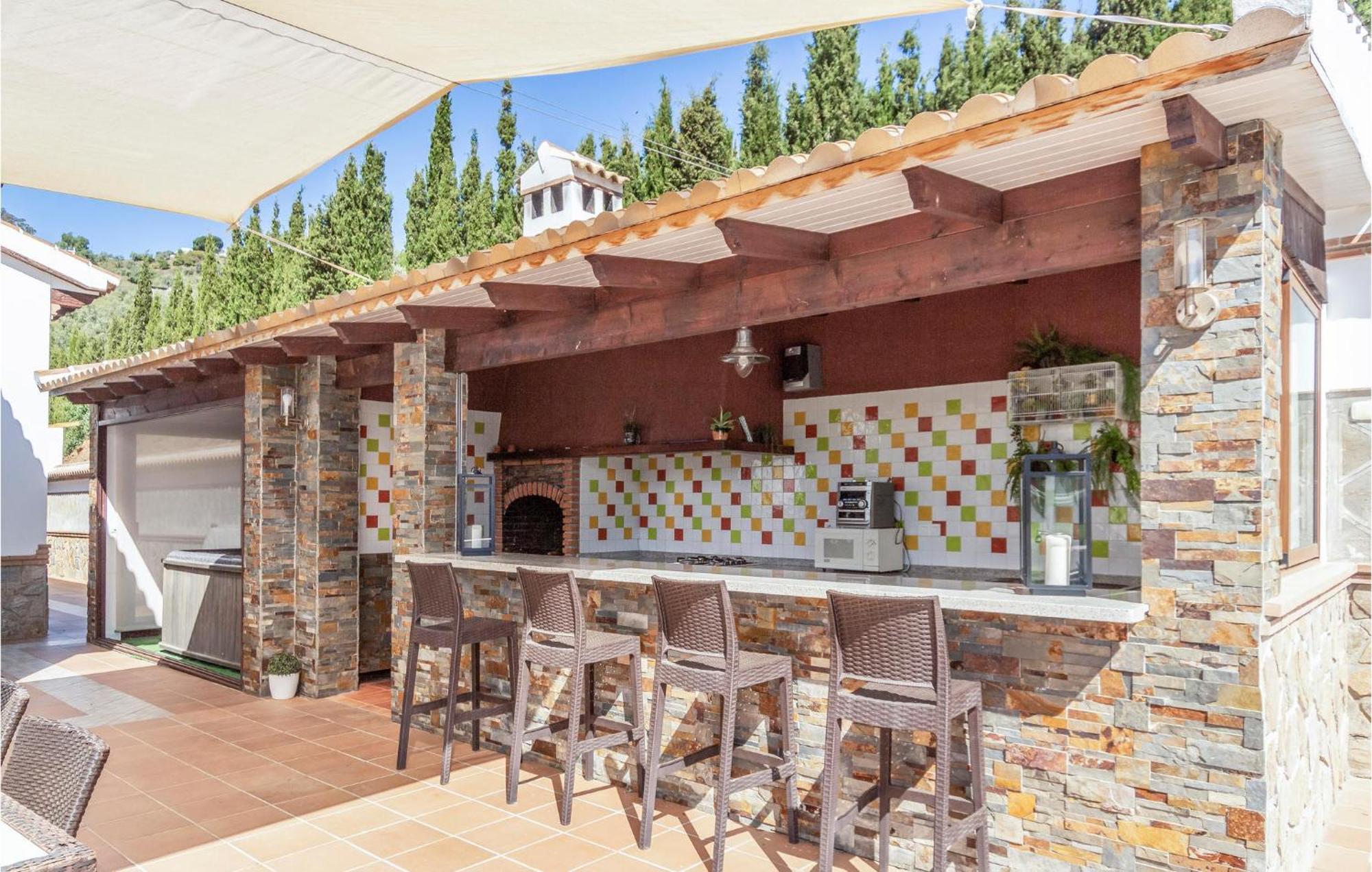 Ferienhaus Beautiful In With Kitchen Málaga