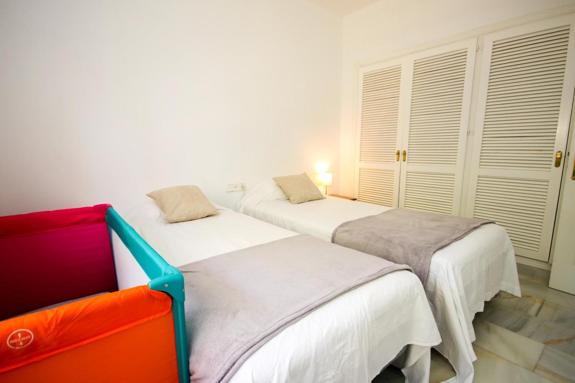 Three Bedroom La Mairena Elviria Apartment *
