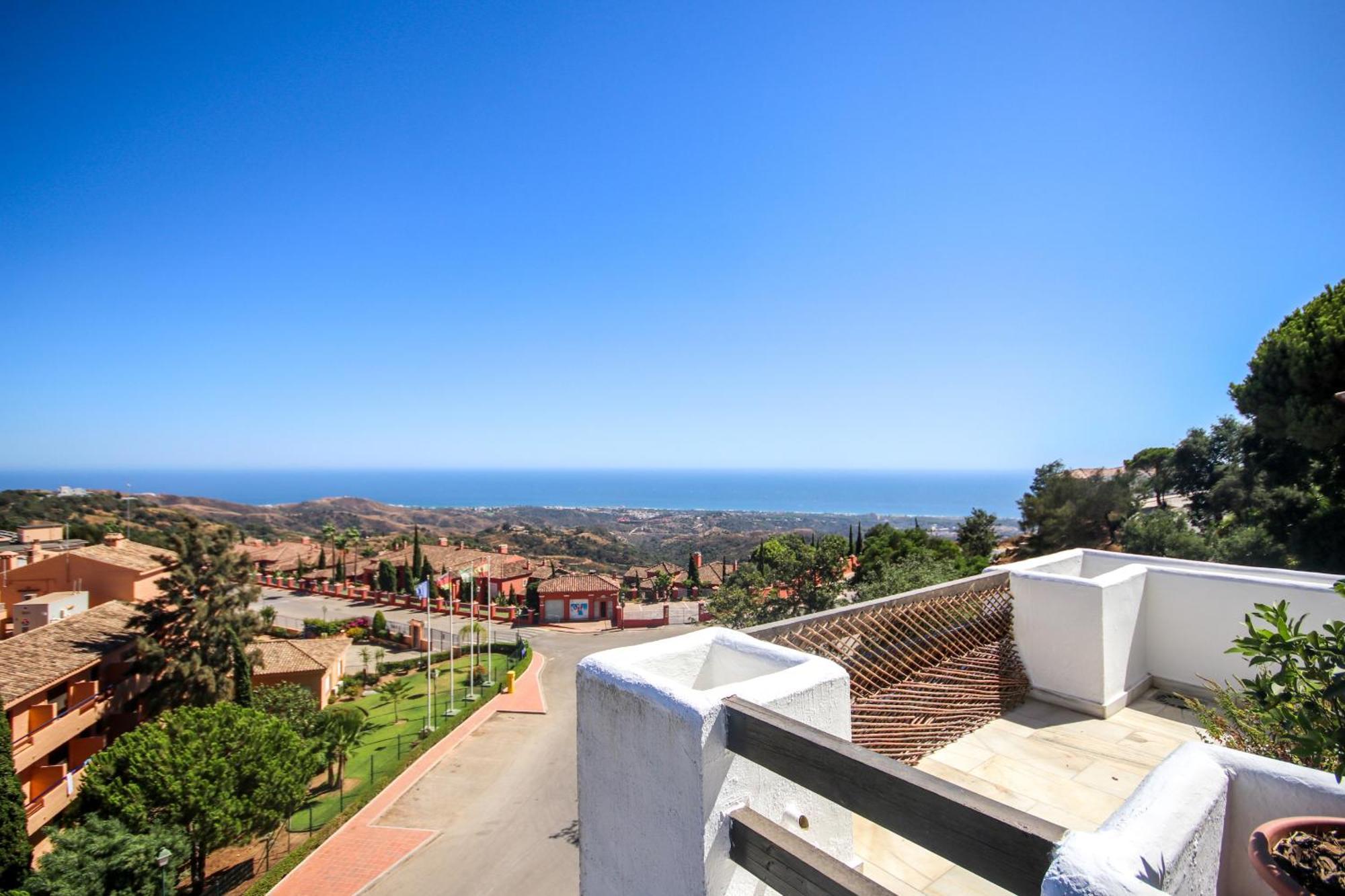Three Bedroom La Mairena Elviria *