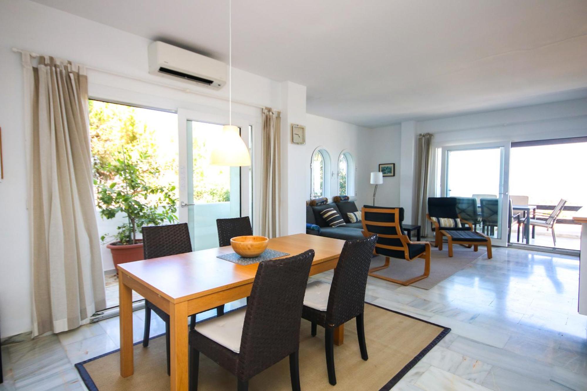 Three Bedroom La Mairena Elviria Apartment
