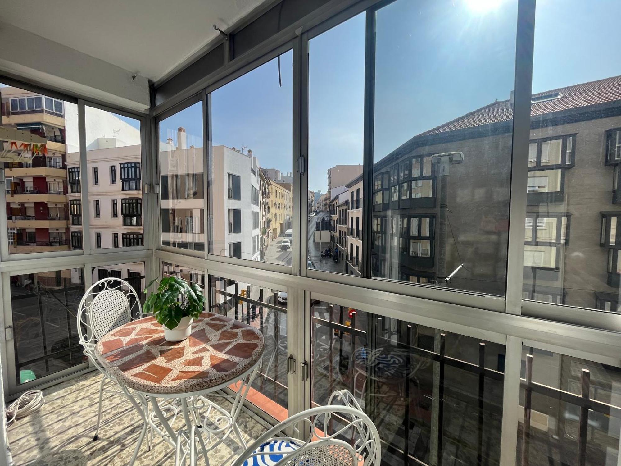 Apartment En El Centro Amplio Y Confortable Malaga