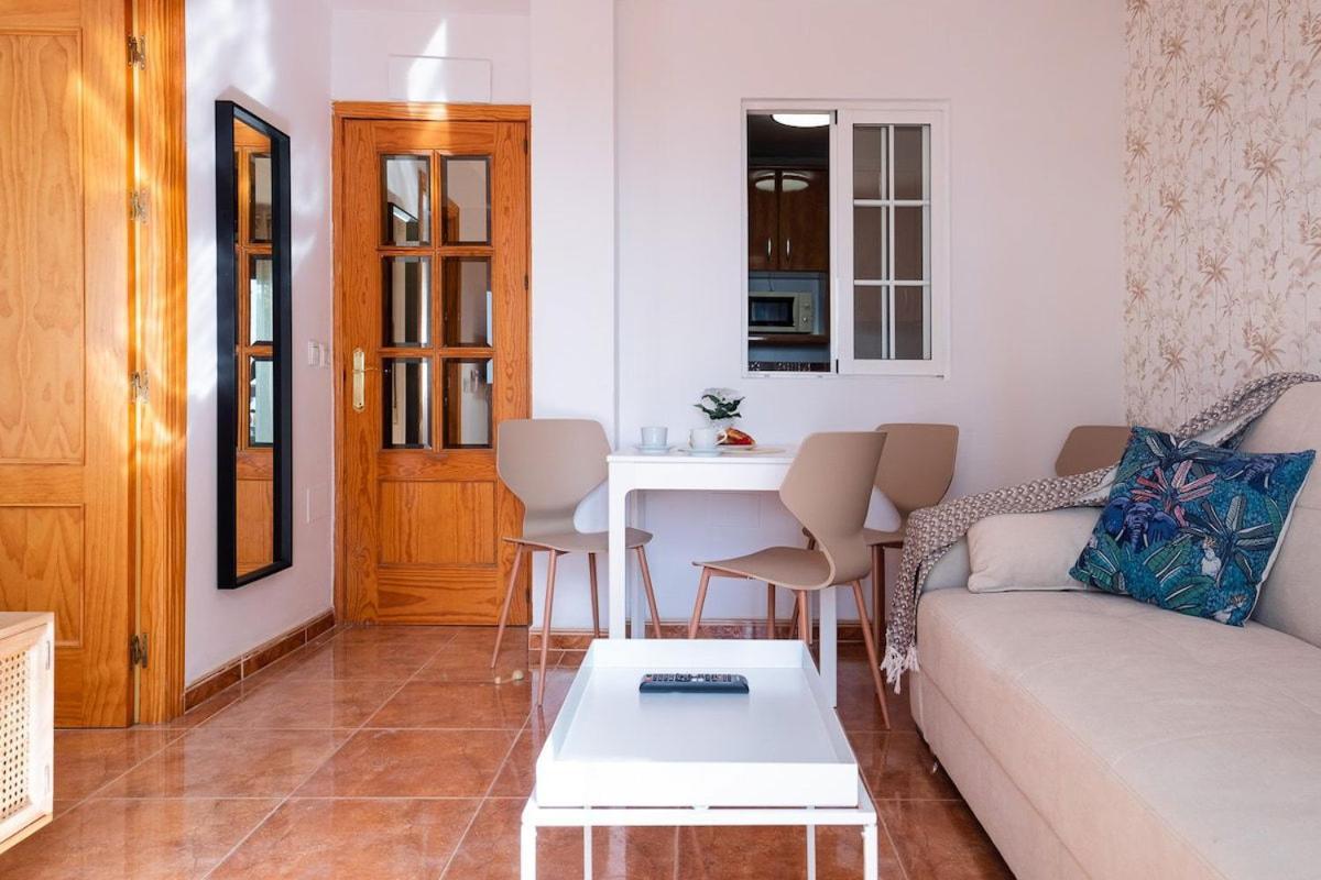 Ap. 1hab En 1a Linea - Pedregalejo Playa Apartment
