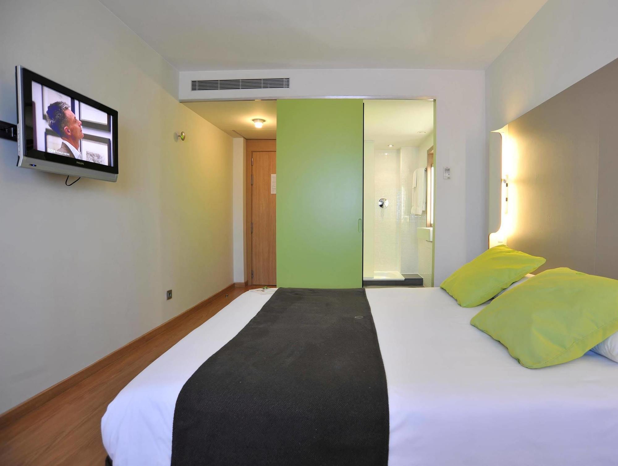 Travelodge Airport 3* Malaga