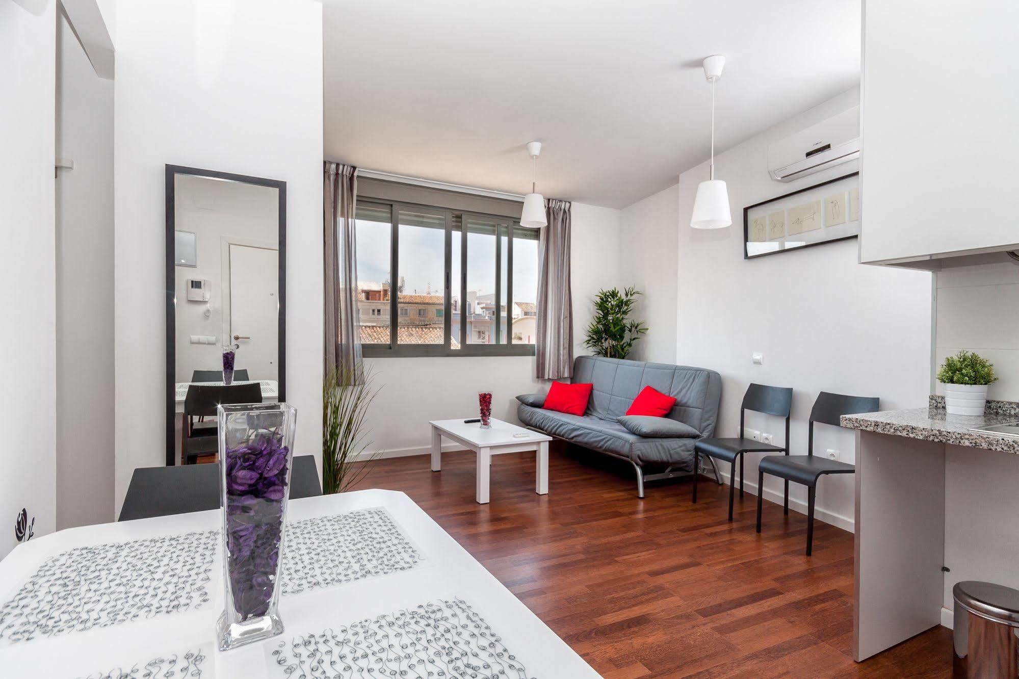 Feelathome Merced Apartment