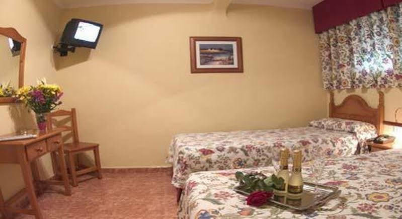 Zeus Hotel
