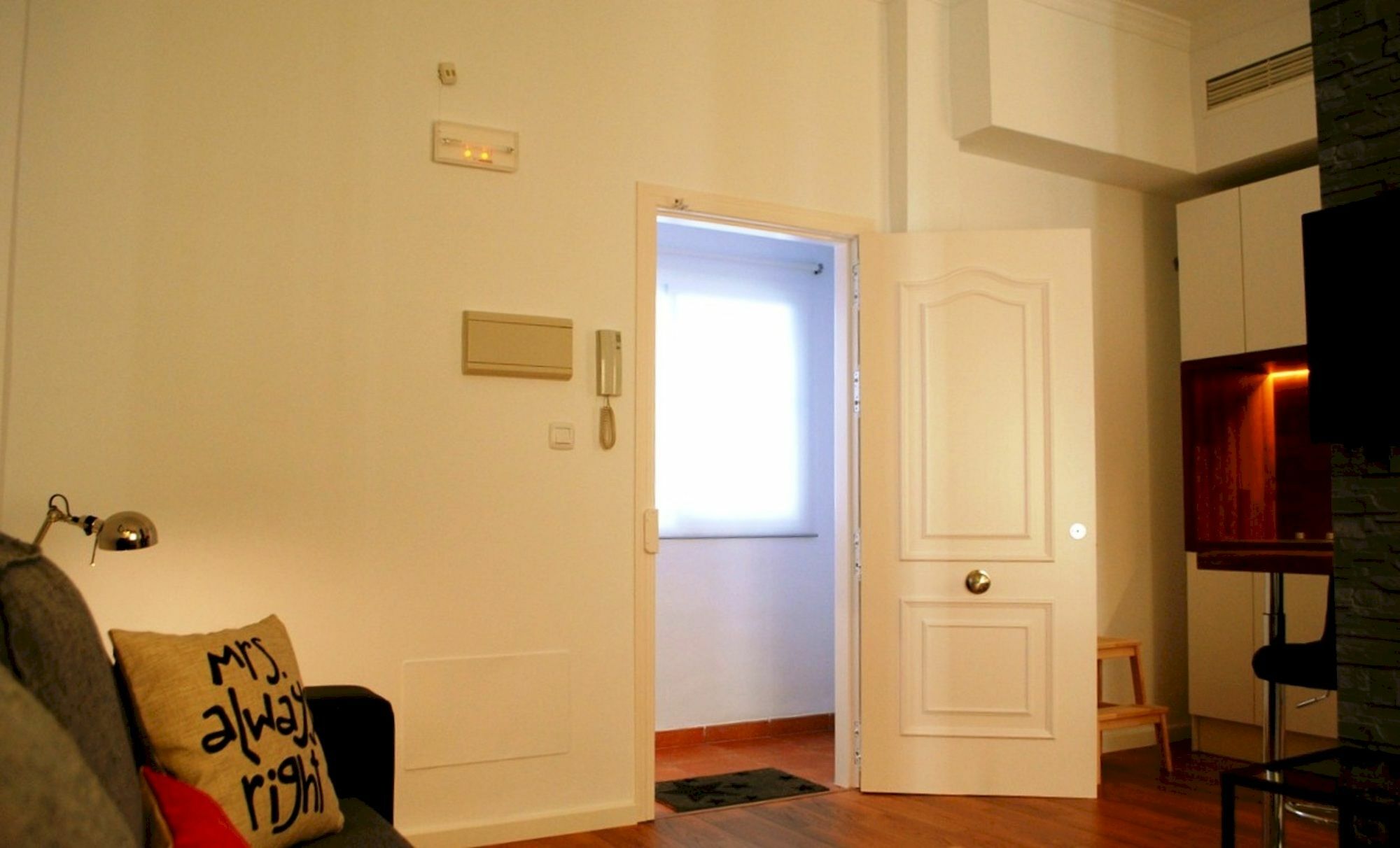 Minimal Apartment *