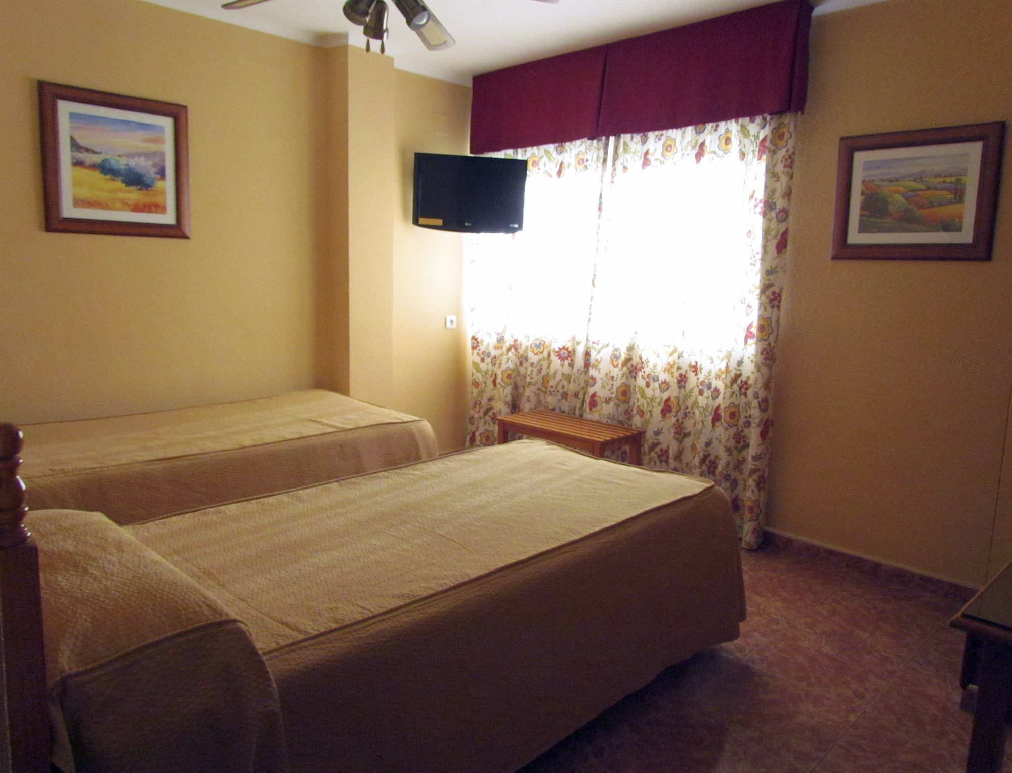 Hotel Zeus 2*