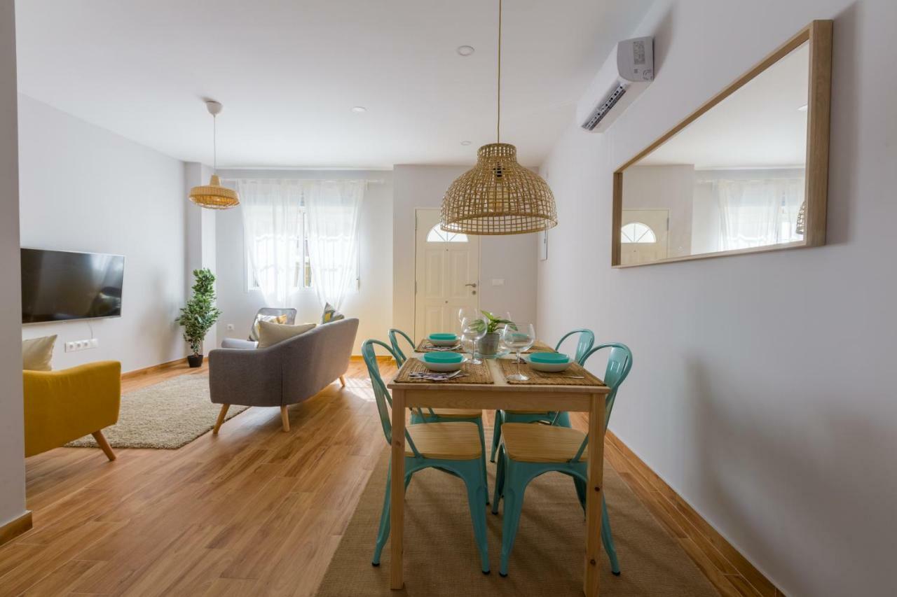 Renthas Huelin Beach Apartment *