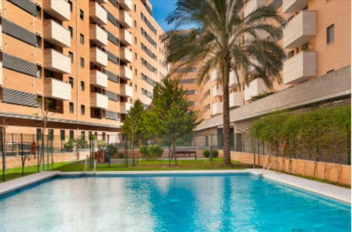 Buena Locacion Estacion Maria Zambrano Cerca De La Playa Y Centrico Apartment