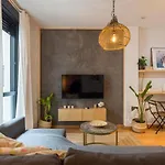 Cozy Apartament In The Heart Of Malaga With Pool