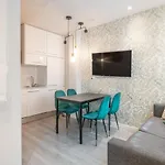 nuevo y hermoso apartamento