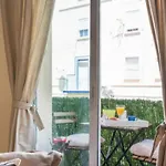Amazing City Center Apartment