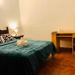 Low Cost Rooms Malaga River
