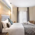 Home Art Apartments Soho