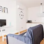 Homely Malaga Refino Oriental