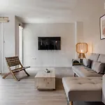 Idyllic&spacious apartment w/ parking - Center