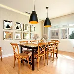 Genteel Home Paseo De Reding