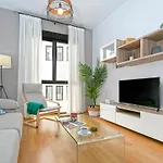 -Malagasunapts- Central Freeparking Rooftoppool